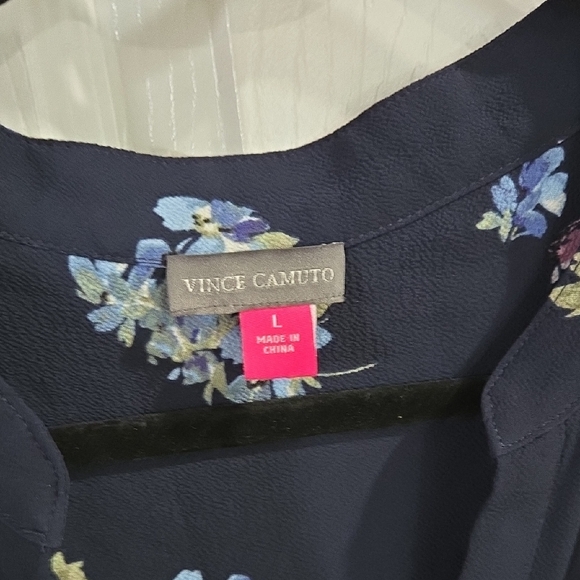 Vince Camuto Night Navy Floral Beauty Sleeveless Blouse Size Large - Picture 5 of 6
